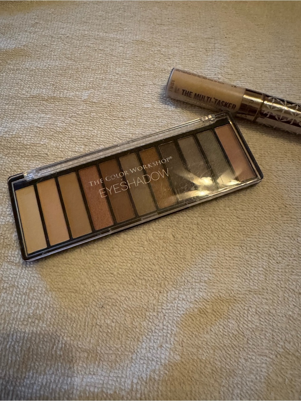 Neutral Eyeshadow Palette - Warm Neutral Shades & concealer